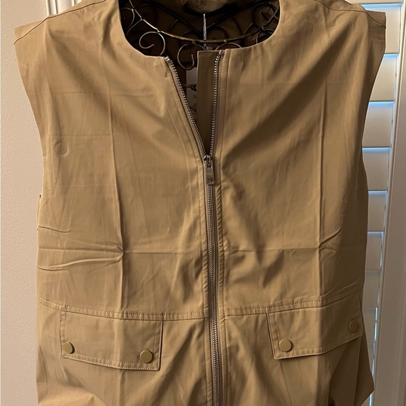 Tan Sleeveless Zip-Up Vest - Picture 3 of 8